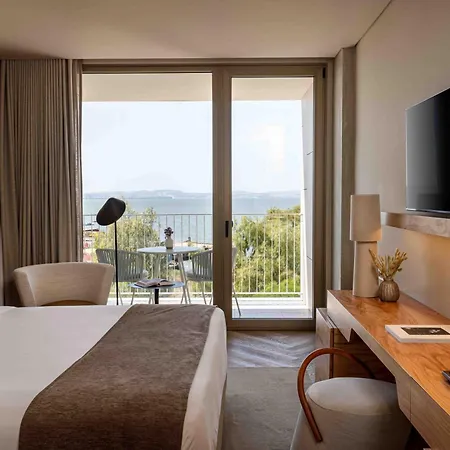 Upon - Hotel